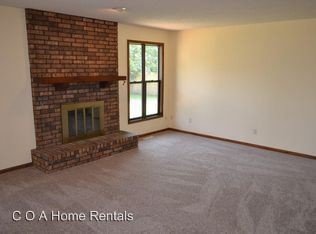 Building Photo - 1442 N Stoney Point St