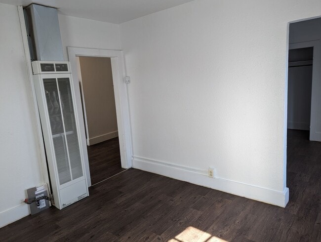 Foto del edificio - $1250 - 2 Bedroom 1 Bath Apartment - Heart of the City!