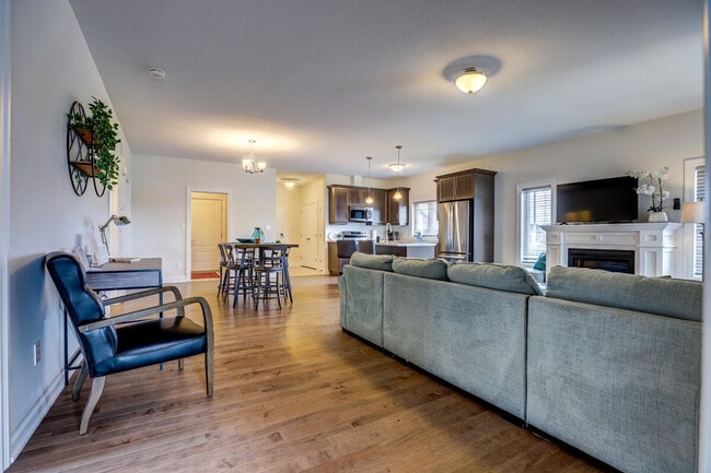 Photo du bâtiment - 413 WALKER Cres