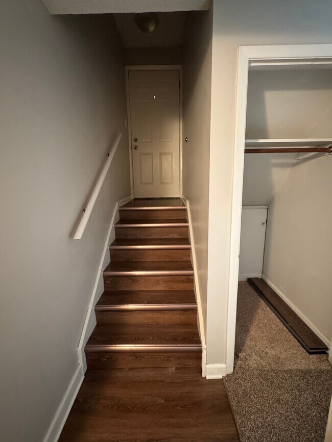 Building Photo - 930 Pius Ln