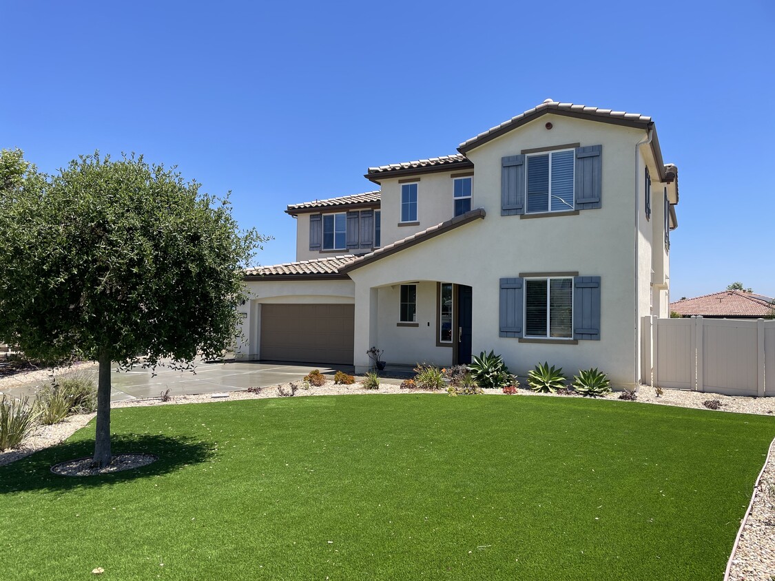 Primary Photo - 1230 Tesoro Pl