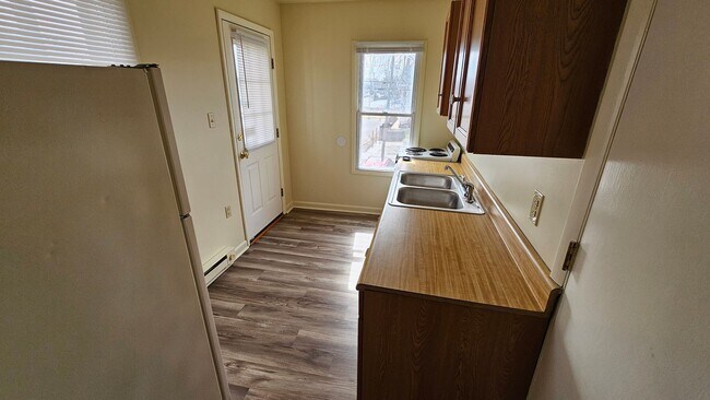 Foto del edificio - 2nd Floor 1 Bedroom Apartment!