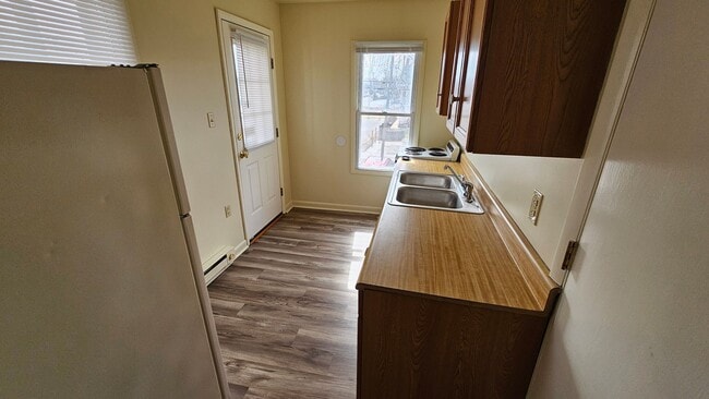 Building Photo - JUST REDUCED and Ask About Our Incentives!  2nd Floor 1 Bedroom Apartment!