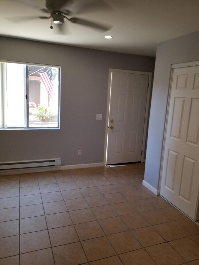 Foto del edificio - 1525 S Woodland Ave
