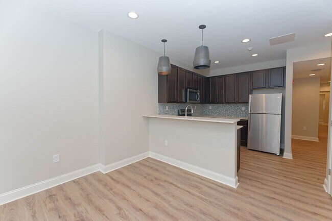 Building Photo - 536 Madison Ave