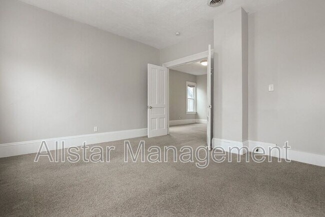 Building Photo - 2520 W 14th St