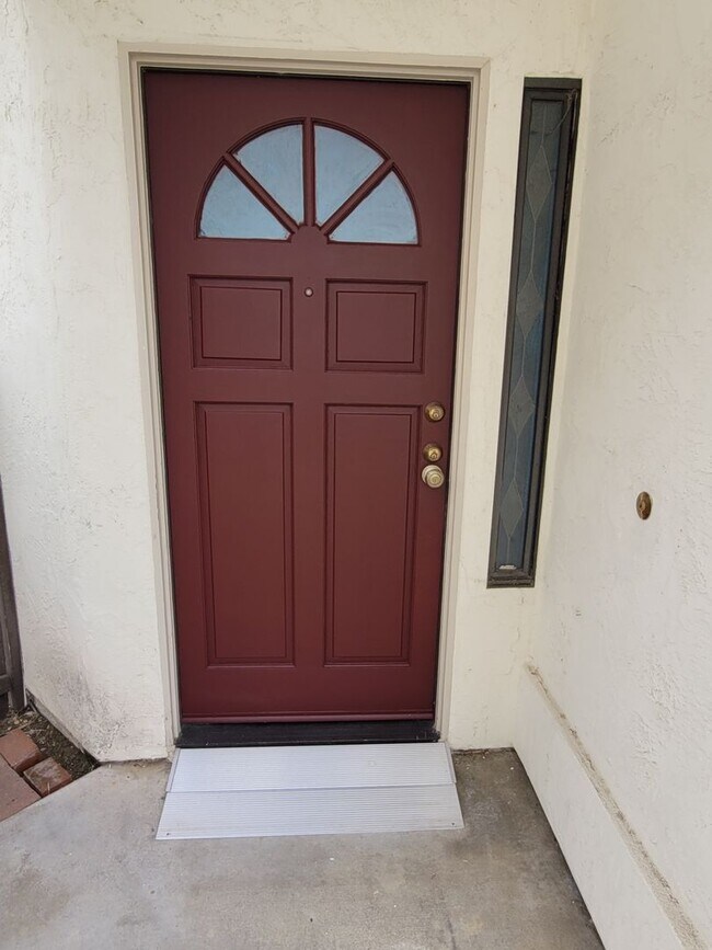 Building Photo - $3600.00 Rancho Bernardo 3 bdrm 2 bath 1450 sq ft House, Pool & Clubhouse