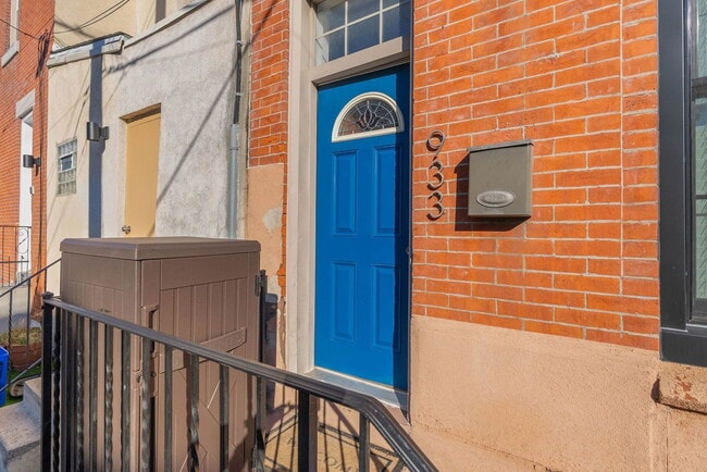 Photo - 933 N 30th St Townhome