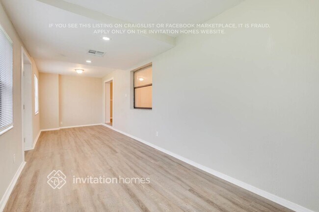 Foto del edificio - 6716 Wurn Park Ct