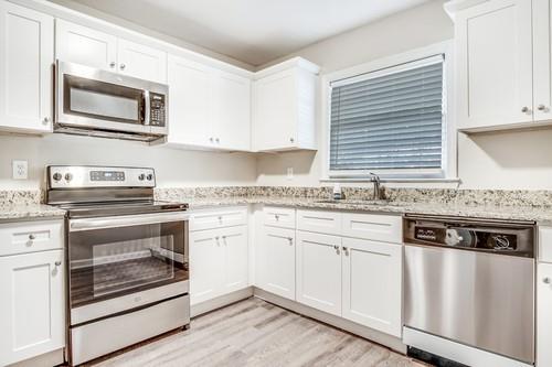 Building Photo - 2867 Mitchell Dr