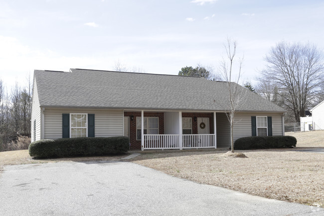 Building Photo - Wildwood Apartments