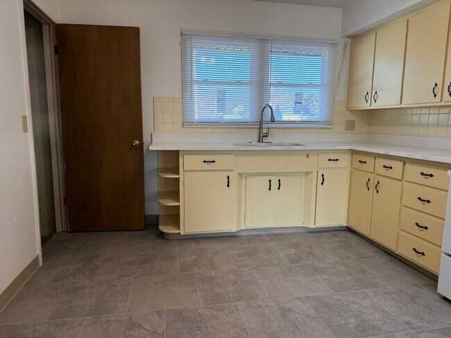 Foto del edificio - 4210 S 49th St