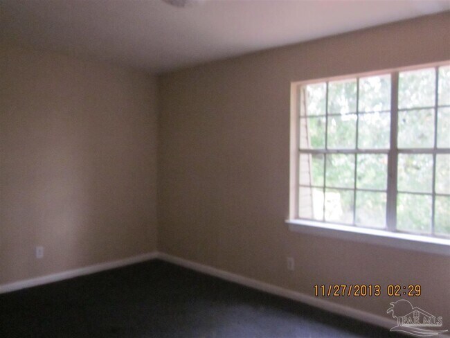 Building Photo - 1200 Lake Dr