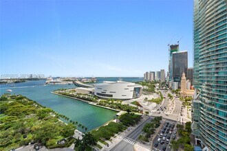 Building Photo - 900 Biscayne Blvd