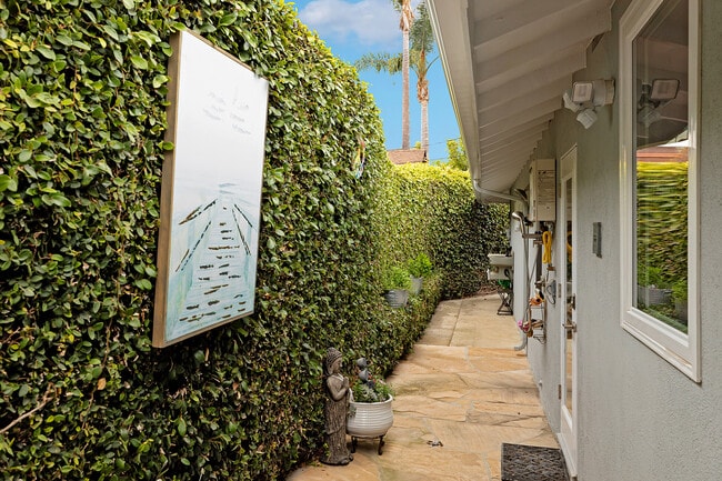 Building Photo - 1214 Del Mar Ave