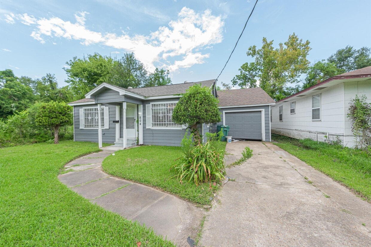 804 Burton Ave, Orange, TX 77630 House for Rent in Orange, TX