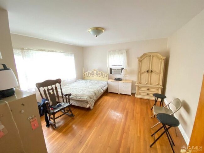 Foto del edificio - 1131 Wood Ave