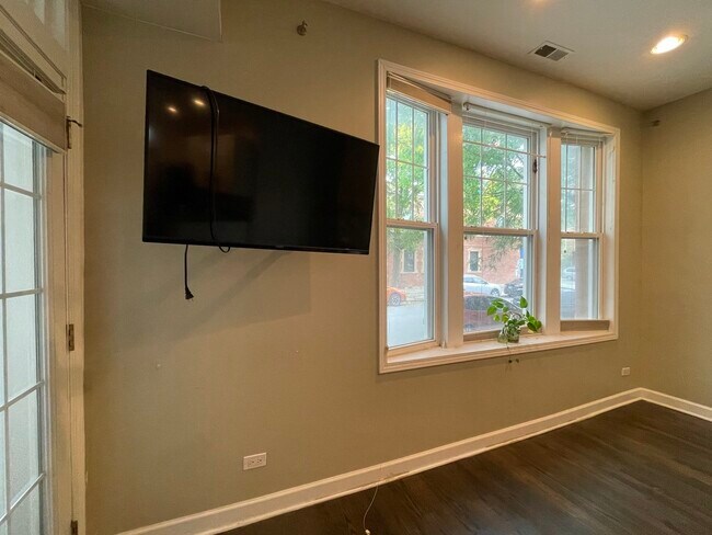 Building Photo - 2010 N Spaulding Ave