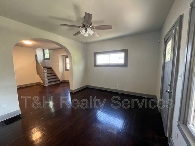 Foto del edificio - 3732 Salem St