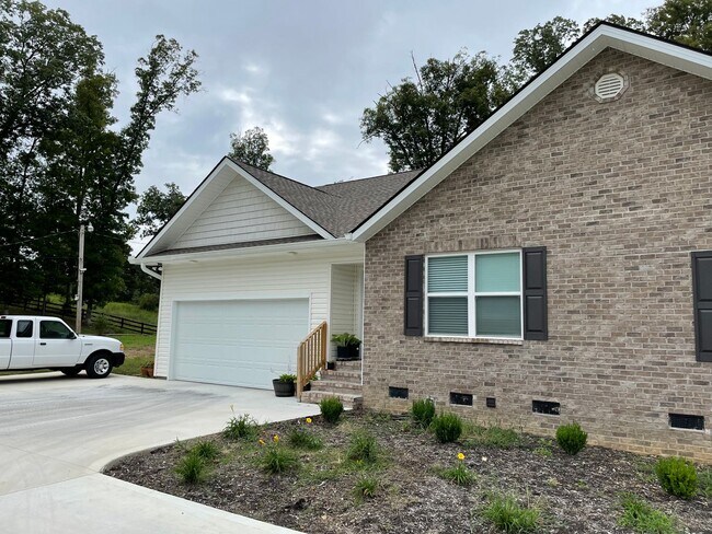 Building Photo - New Construction 2 Bedroom, 2 Bath, 2 Car ...