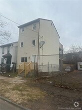 Building Photo - 127 Haven St