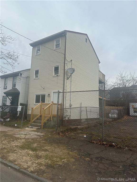 Primary Photo - 127 Haven St