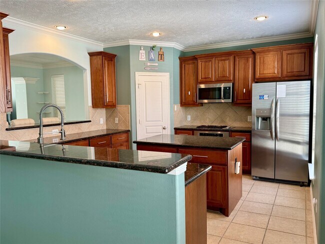 Foto del edificio - 3410 Skyline Village Dr