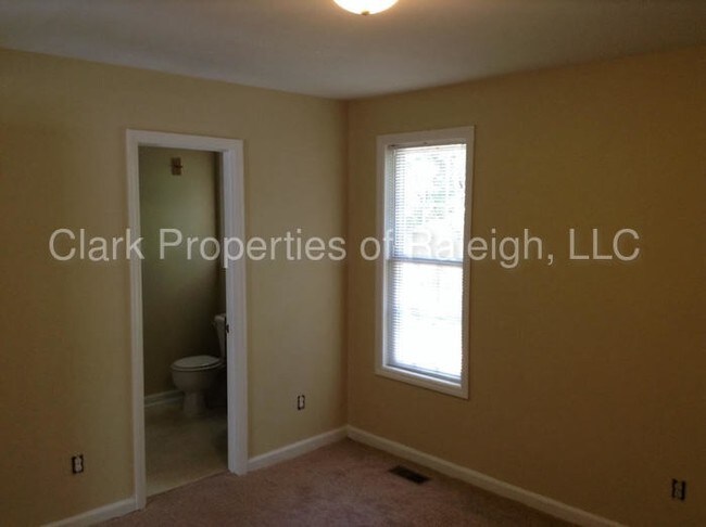 Foto del edificio - 200 N Franklin St