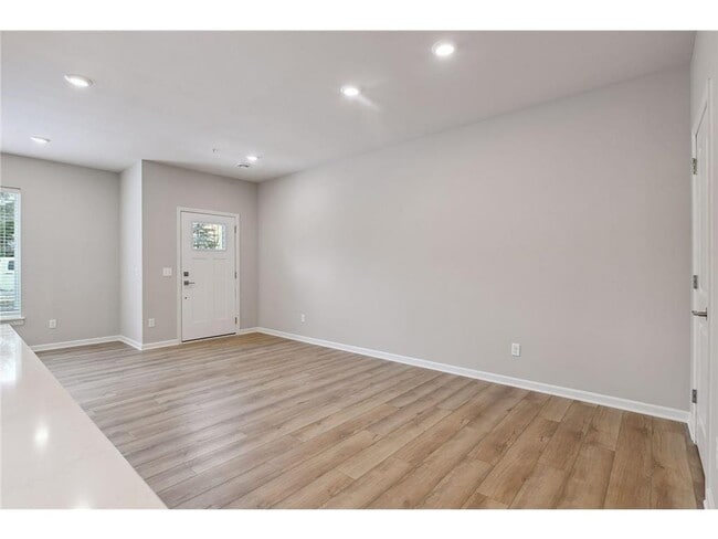 Building Photo - 2438 N Blossom Cir