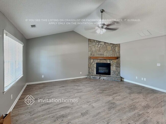 Foto del edificio - 4145 Fox Chase Dr