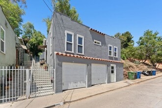 Building Photo - 422 James St