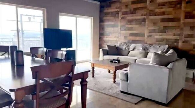 Foto del edificio - 9439 Eucalyptus St