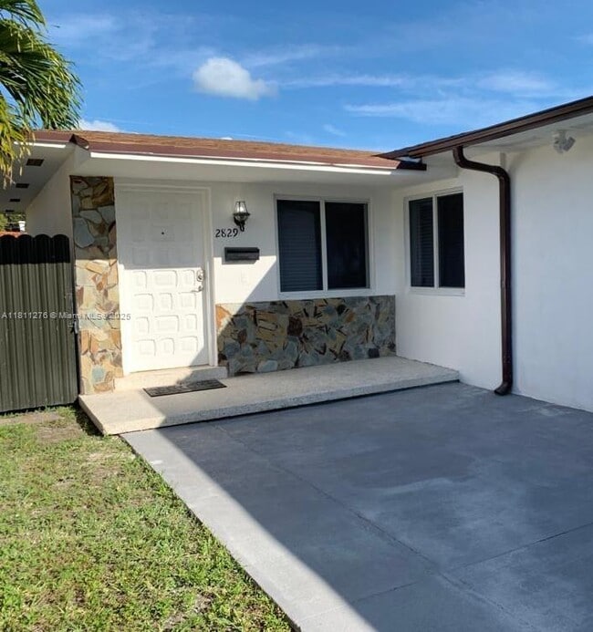 Foto del edificio - 2829 SW 32nd Ct