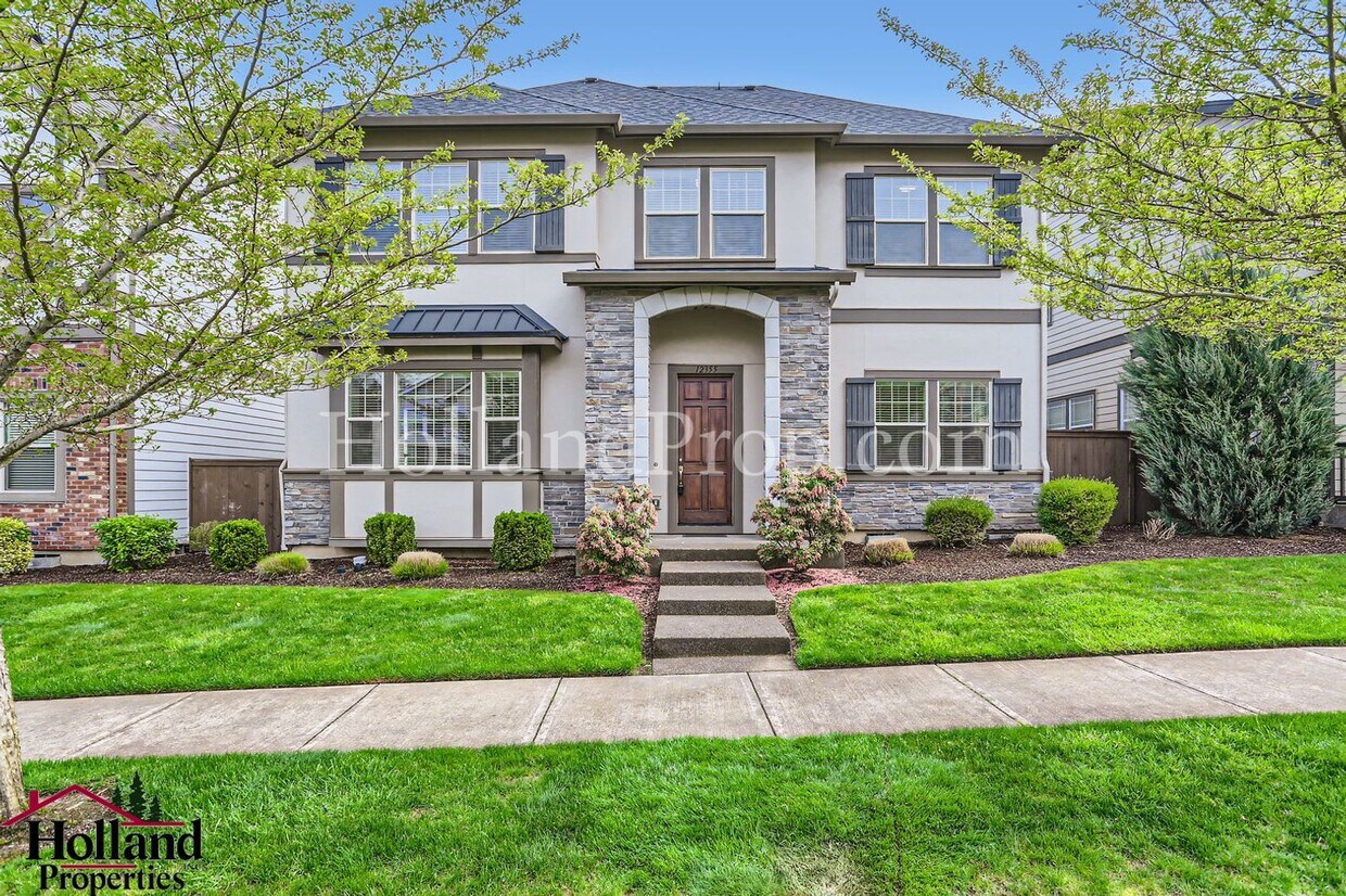 Foto principal - Stunning 4-Bedroom, 2.5-Bathroom Two-Story...