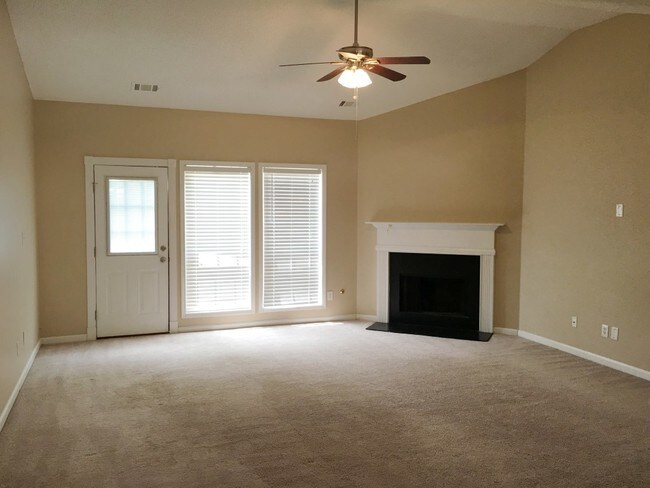 Building Photo - 189 Windsor Cir