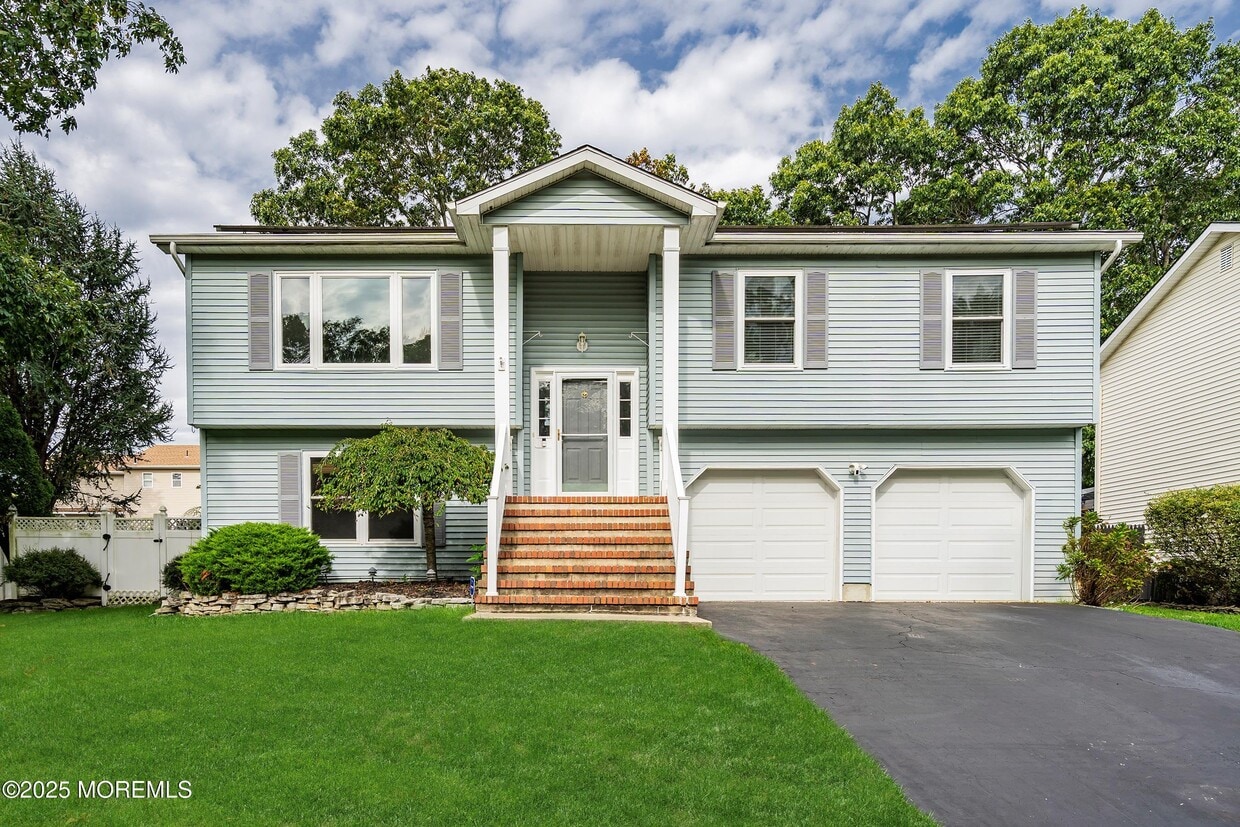 Foto principal - 122 Moses Milch Dr