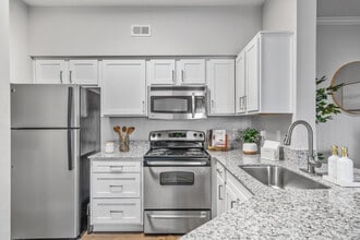 1BR, 1BA - 689SF - Kitchen - Vue 360