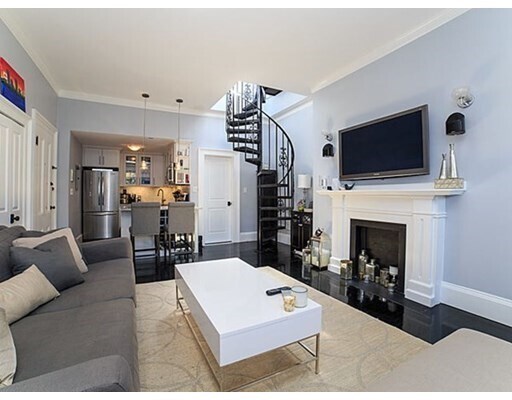 Building Photo - 123 Marlborough St