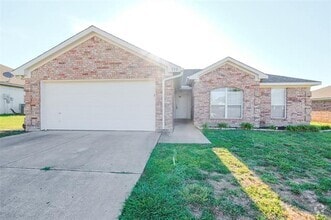 Building Photo - 350 Howard Way Dr