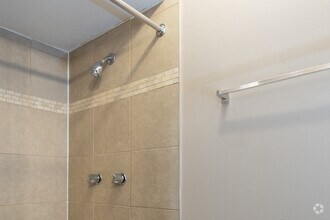 2BR, 2BA - 1,000SF Bathroom - Newberry Parc