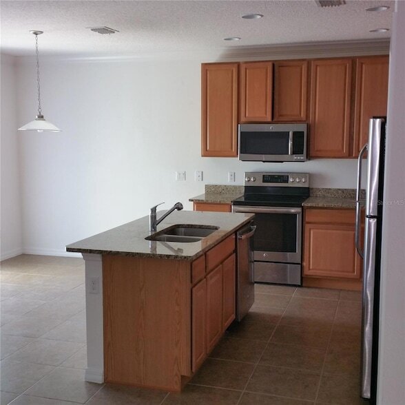 Building Photo - 2210 Anoka Way