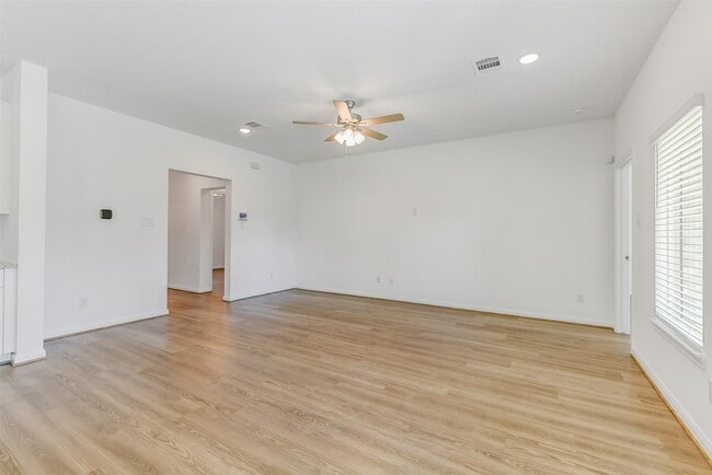 Foto del edificio - 13610 Pine Dr