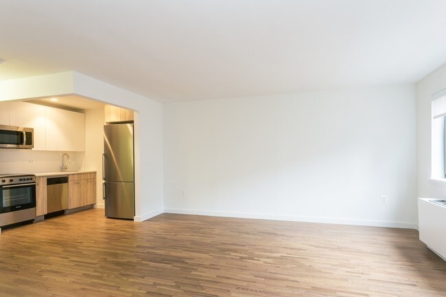 Building Photo - 309 W 30th St