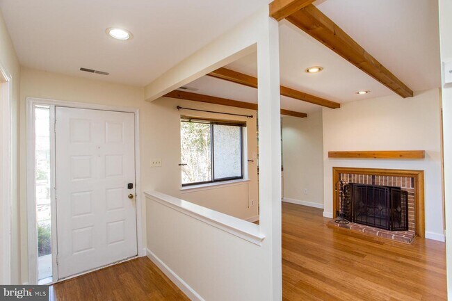 Foto del edificio - 228 Clover Hill Ct