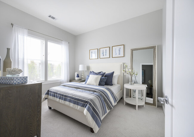 Bedroom With Sunlight - Harborwalk Apartments at Plymouth Station