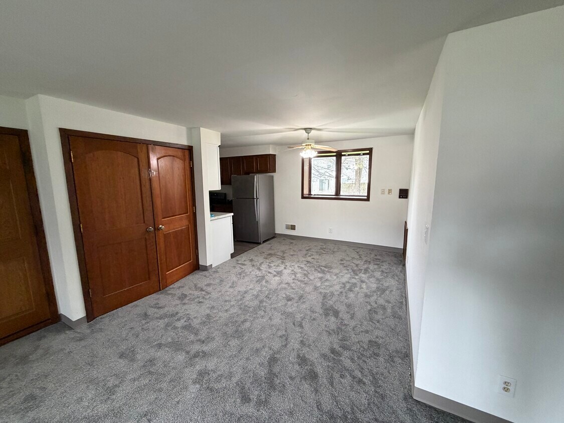 Foto del edificio - 6154 S 42nd St