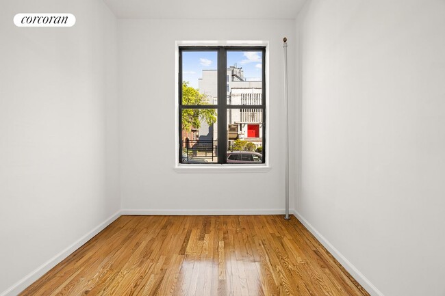 Foto del edificio - 260 Gates Ave