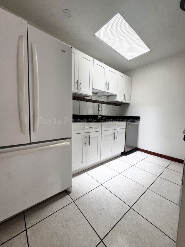 Foto del edificio - 4108 Flying Fortress Ave