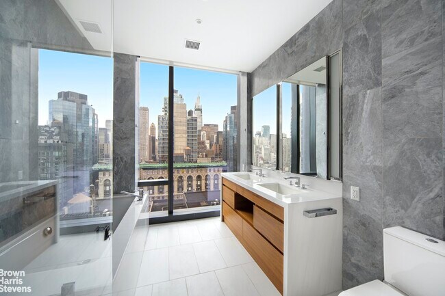Building Photo - DOWNTOWN COOL ON FIFTH AVENUE