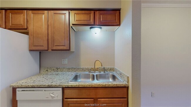 Foto del edificio - 904 University Oaks Blvd